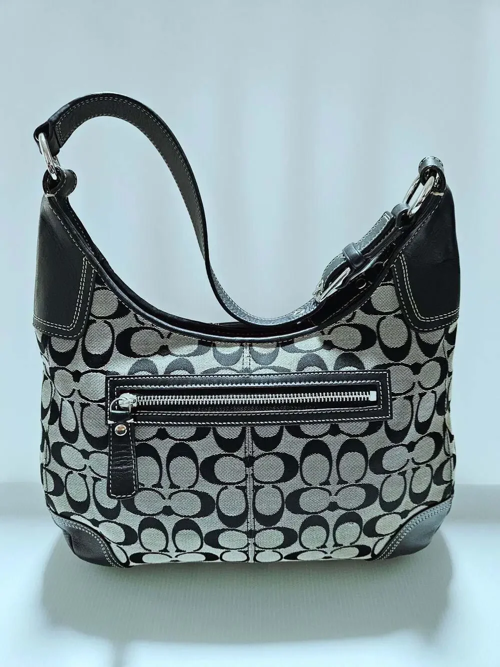 Vintage Coach Signature Black and White Canvas Hobo Bag with Turnlock Closure - Picture 6 of 16